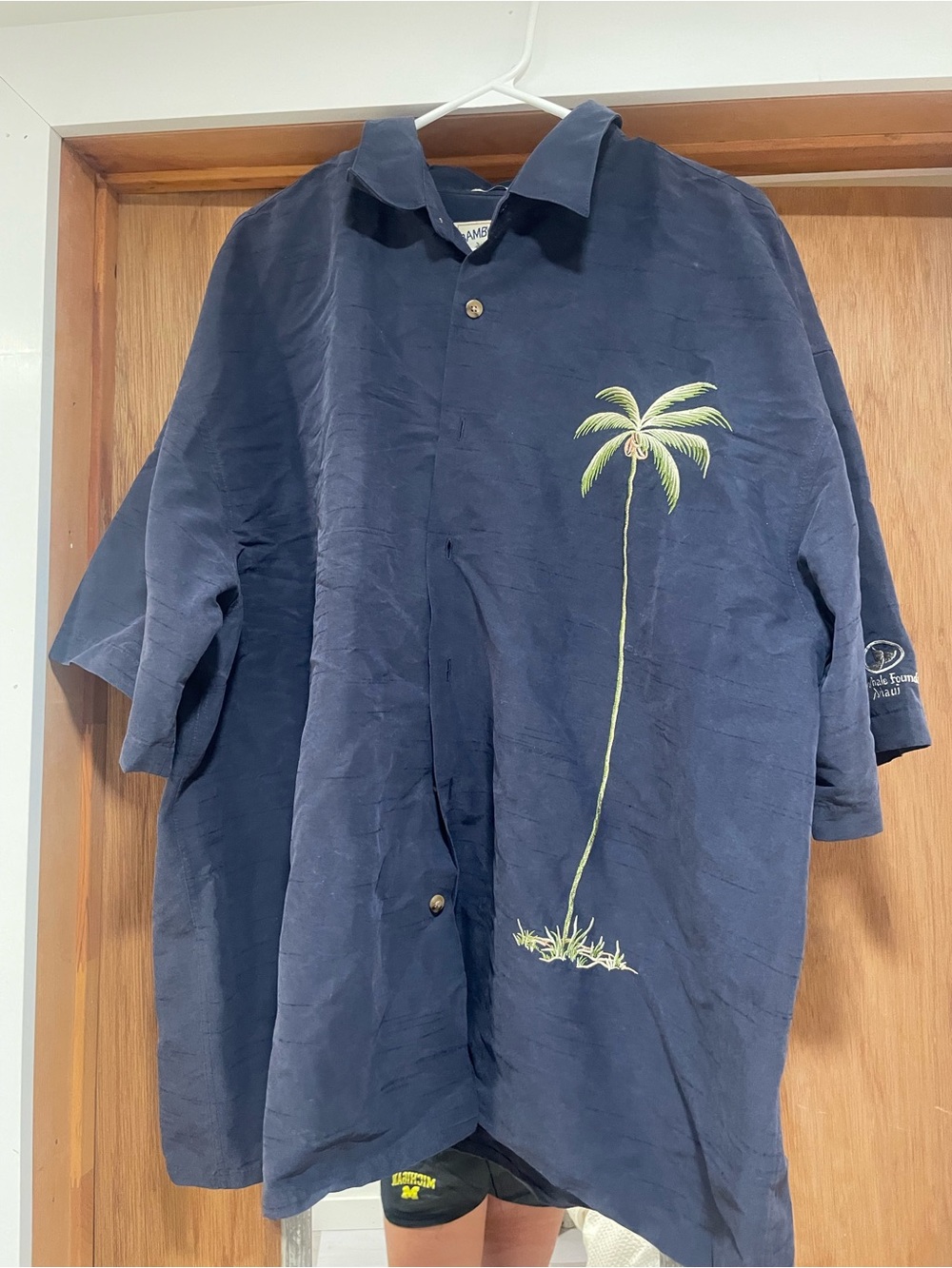 BAMBOO CAY Navy Short-Sleeve Button-Down Palm Embroidered Shirt